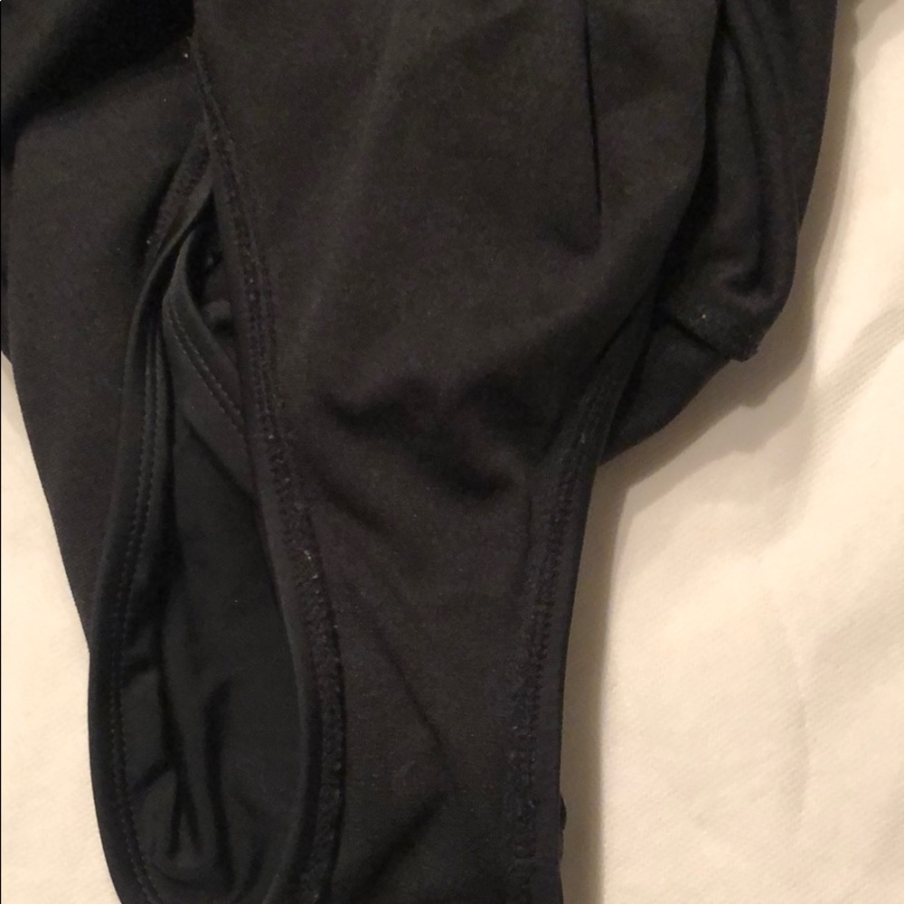 Old navy one piece size small - Picture 4 of 5